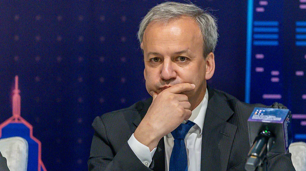 росіянин дворкович залишив посаду президента FIDE через санкції ЄС
