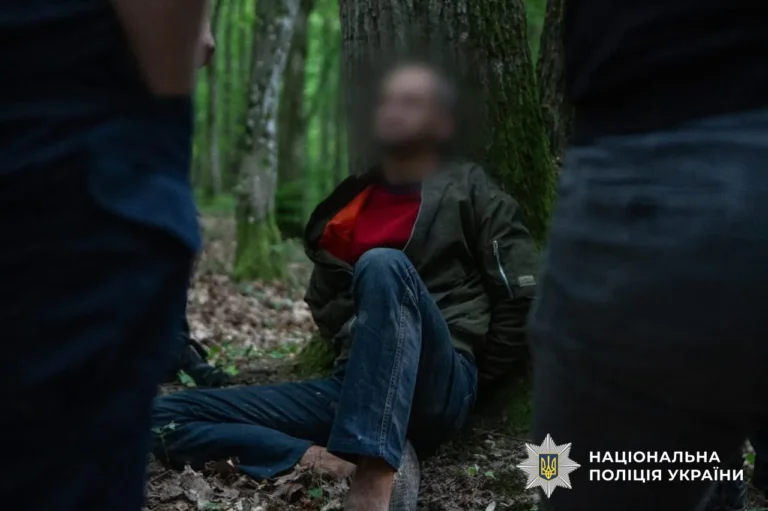 Стрілок з лісу в Ужгороді під час спецоперації вів вогонь у бік правоохоронців – деталі від поліції