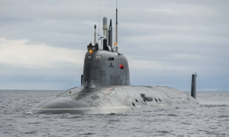 росія спустила на воду атомну субмарину “ульяновськ”, здатну нести до 40 ракет “калибр”, або 32 “циркона”