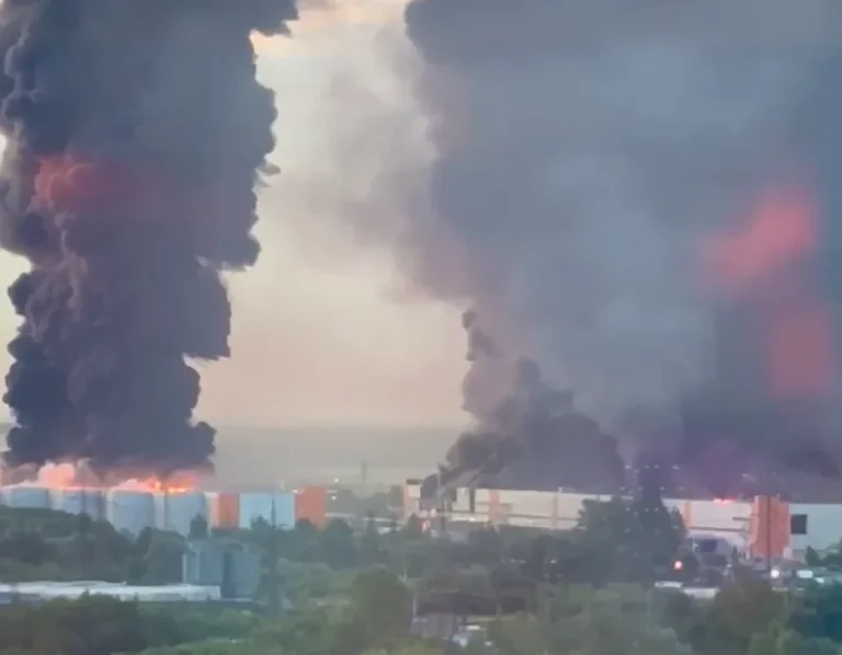 Зеленський підтвердив ураження воєнного підприємства в російському кірові і не тільки