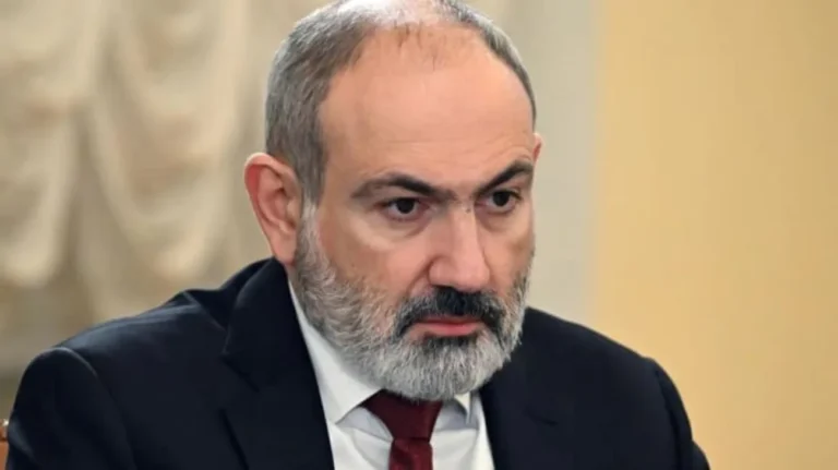 Прем'єр-міністр Вірменії Пашинян подав у відставкуНікол Пашинян подав заяву про відставку з посади прем'єр-міністра Вірменії. До формування нового уряду члени уряду
продовжуватимуть виконувати свої обов'язки.Політика • 2 серпня, 06:54 • 25809 перегляди