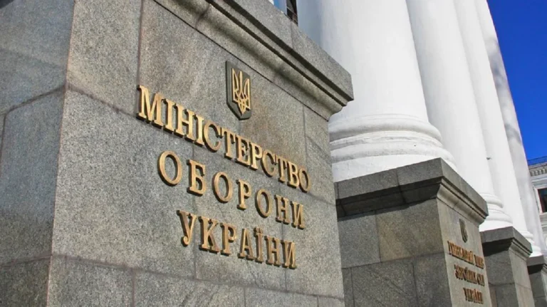 Кабмін призначив Миколу Швидкого заступником міністра оборониКабінет міністрів призначив Миколу Швидкого заступником міністра оборони. Його головним завданням стане посилення взаємодії
Міноборони з військовими.Війна в Україні • 20:38 • 2584 перегляди